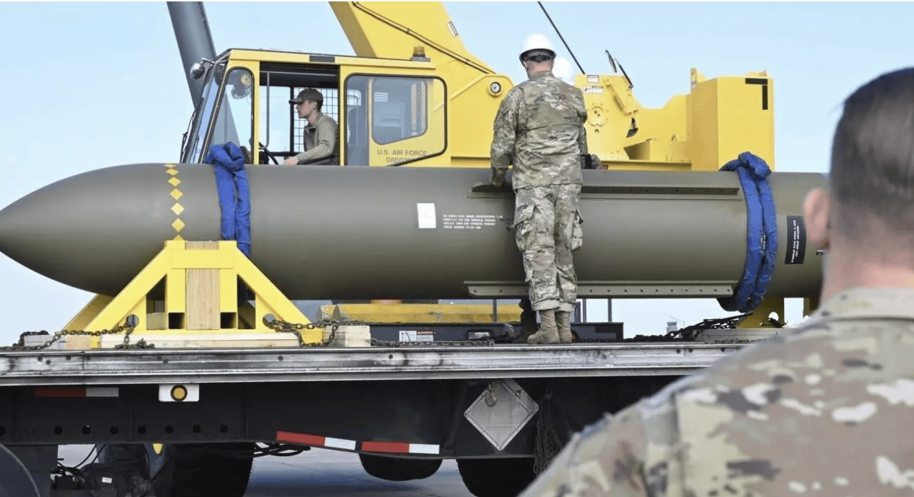 希拉尔足球_美国若下场希拉尔足球，或出动B-2轰炸机对以色列“啃不下来”的伊朗核设施投下巨型钻地炸弹