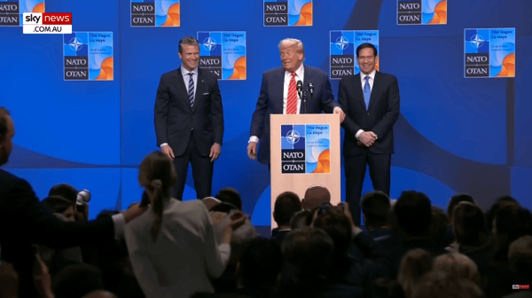 怎么开通皇冠信用網口_北约秘书长吕特就“严父说”作出澄清怎么开通皇冠信用網口，特朗普：他当时深情地说“你是我的爸爸”