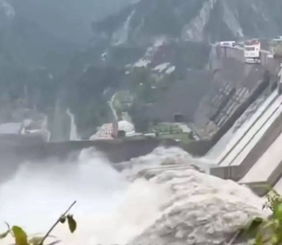 TianLu V BOA_印度打开萨拉尔大坝闸门TianLu V BOA，向巴基斯坦泄洪！此前曾声称“不让一滴水流入巴基斯坦”