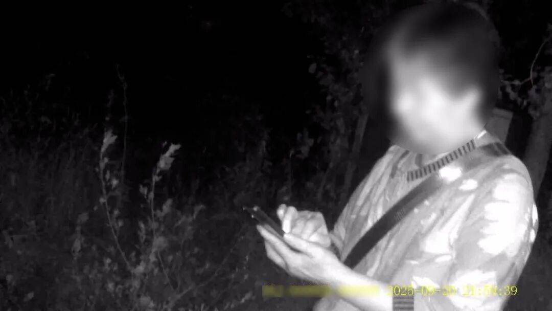 皇冠信用出租足球_北京一老人夜晚打车到20多公里外皇冠信用出租足球，要把钱埋土里，司机紧急报警！